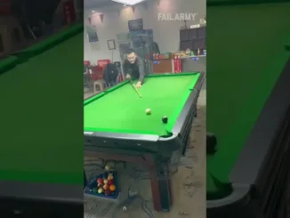 dude rage părăsește masa de biliard - video